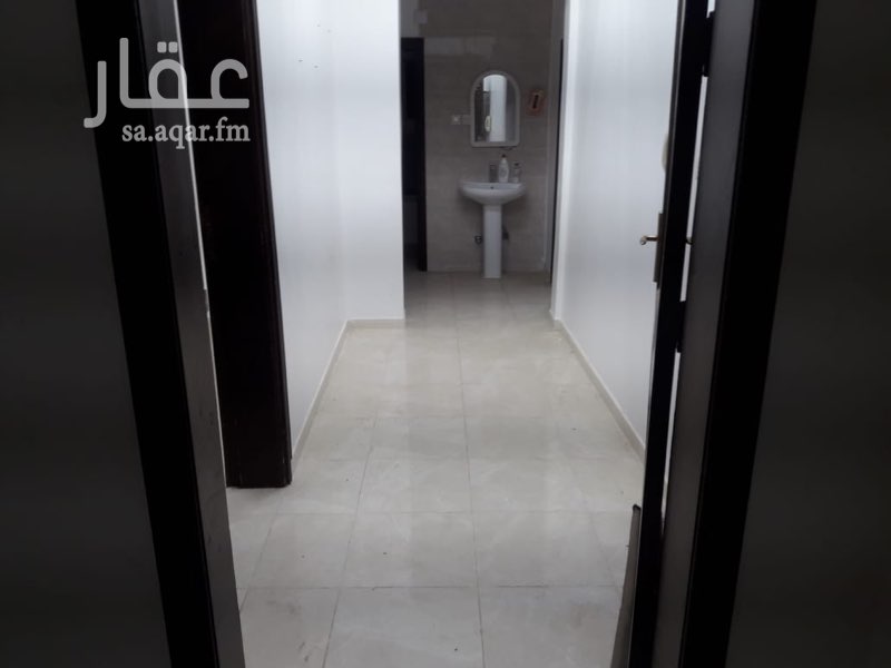1401301 جديد يوجد في الحي مدارس وجوامع واسواق ومخابز ومواد بناء ومطاعم وبالقرب من سوق العاليه مول وبين خط قباء وقربان وكلها تودي الى الحرم