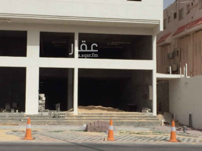 1458434 للإيجار المحل دورين يوجد 2 دورت مياه ويوجد فيه فتحتين على الشارع المساحه 107m الموقع بالقرب من مطعم ماكدونالدز