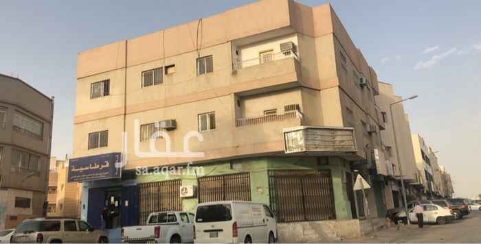 1575047 يوجد خمس محلات للايجار ثلاثه منهم غير منفصله ويمكن فصلها في حال الرغبه بأحداهم في موقع تجاري مميز وحركي ، وايضاً قبو مستودع بمساحه لا تقل عن 500 م