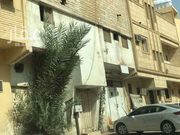 1232678 عقار للايجار السنوي
ومناسب للمؤسسات والشركات
الموقع: شارع جرير مقابل بنده داخل الحي
المواصفات:
الدور الارضي 5 غرف وصالة 2 حمام مشترك ويوجد محل فتحة وحده
الدور الاول 5غرف مطبخ 2 حمام
الدور الثاني 2 غرف كبيره 2 حمام 1 مطبخ