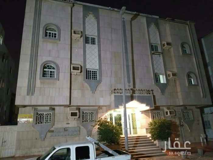 1510447 شقه للإيجار في حي البوادي تتكون من /
غرفتين وصاله وحمام ومطبخ راكب واسعه ونظيفه جدا . .