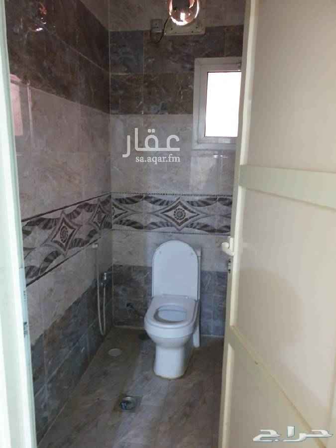 1582238 دور أرضي في حي الملز شارع اروى بنت عبدالمطلب مكون من ثلاث غرف ومقلط وصالة ومطبخ وثلاث دورات مياة وملحق خارجي
