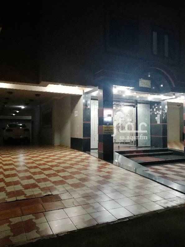 1652839 شقة فاخرة للإيجار بحي الفيصلية قريبة من طريق المدينة وسعود الفيصل مكونة من ٣ غرف وصاله وحمامين ومطبخ راكب وموقف سياره خاص لكل شقة كما يوجد مصاريف ماء وصرف صحي ١٢٠٠ ريال سنويا