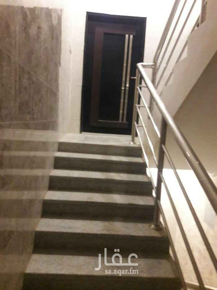 1692663 دور فيلا بالملز ايجار
خمس غرف وصاله وحمامين ومطبخ
مكيفات سبات راكبه ومطبخ راكب
عمر العقار سنتين