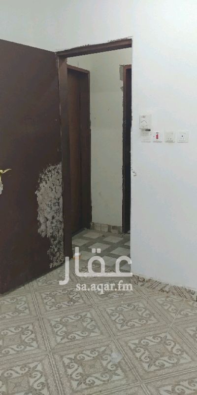 1432054 غرفه مكيفه دهان ابيض جديد مع دوره مياه خاصه بسخانه ما