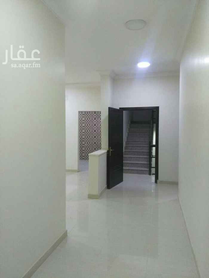 1762471 للايجار شقه جديدة اول ساكن بالدور الاول بفيلا بحى العارض تتكون من مدخلين رجال ونساء / مجلس رجال / صاله عائليه / غرفتين نوم / دورتين مياة / مطبخ / شقه ممتازة
•• قيمه الايجار ٢٠ الف ريال دفعتين
// للتواصل اتصل ابو زياد👇👇