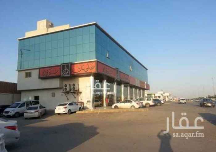 1386974 عمارة تجارية على طريق الدمام بعد محطة الجفن
راس بلك على 3 شوارع
المساحة 2160م
مكونة من 8 محلات و 11 مكتب
وشاليهات في الخلف كل شاليه مساحة 510م من ضمن مساحة 2160م
