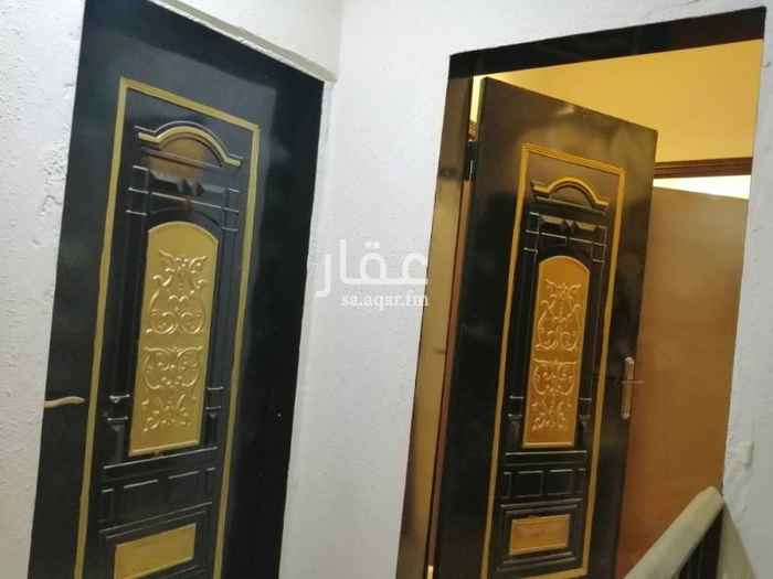 1749356 شقه للايجار مع السطح
مدخل خاص لشقه فقط
الماء مجان
كهرباء مستقل
( مدخلين مستقلين
مجلس مع دوره المياه ( المدخل الاول)
ومدخل للغرف النوم مع الصاله والمطبخ
التواصل واتس فقط
0576809459