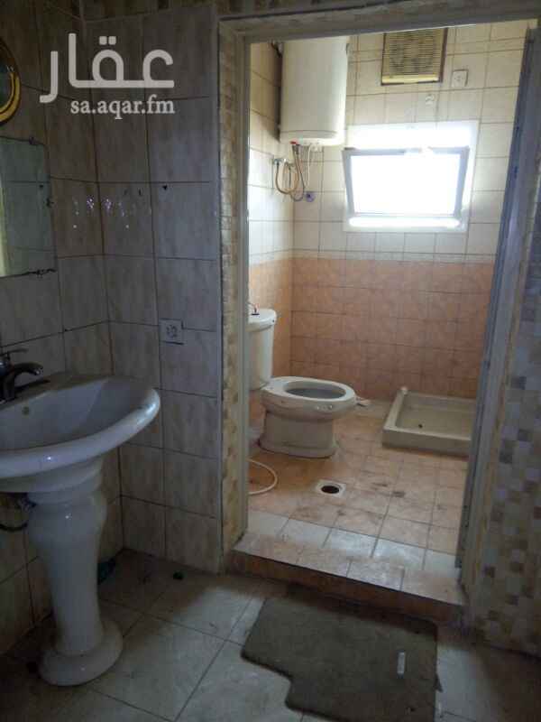 1344539 دور للإيجار بحي الجلويه يتكون من شقه خمس غرف نوم +اربع حمامت +مطبخين +2صاله +بلكونه كبيره مسحت الغرف كبيره عدادين كهرباء في الدور
0577483582