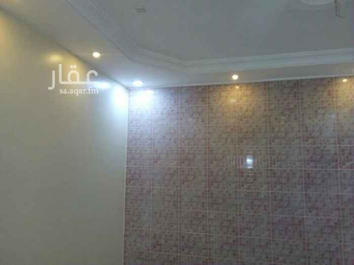 1579700 عماره للبيع بحي الموظفين مكونه من10شقق كل شقه مكونه من 4غرف +صاله+مطبخ+3حمام كهرباء +ماء مستقل يوجد حولها جميع الخدمات شبكه ماء واصل كهرباء واصل ألياف بصريه واصل مدخل النساء مستقل مدخل الرجال مشترك على شارعين شارع 12وشارع 10المطلوب في العماره 3500000 الف أما الشقه الواحده ب380الف مساحه. العماره 400مساحه الشقق 152