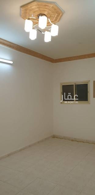 1646119 شقة دور أول بحي الموسى 3 غرف وصالة ودورتين مياة
يوجد بها مطبخ راكب
ابو سعد 0580080043