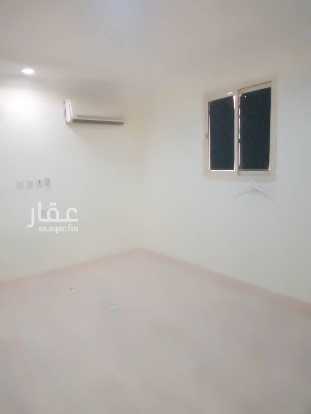 1581168 شقه غرفتين وصاله و3حمامات ومطبخ ومكيفات دور تالت شقه 9 سعرها22الف شارع السعادات اخر عماره في العمائر الصفره وجوارها ارض فاضيه
