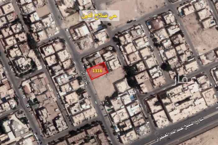 1453137 فرصة استثماريةللايجار بعقد طويل الاجل
ارض سكني بحي صلاح الدين
المساحة : 805 م2
غرباً: شارع 20م بطول 23م
للمفاهمة نرجو التواصل