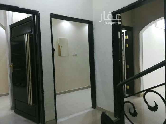 1459905 ٤ غرف + صالة + مجلس + مطبخ + ٣ دورات مياة دور ثاني
الماء على المالك + المطبخ موجود