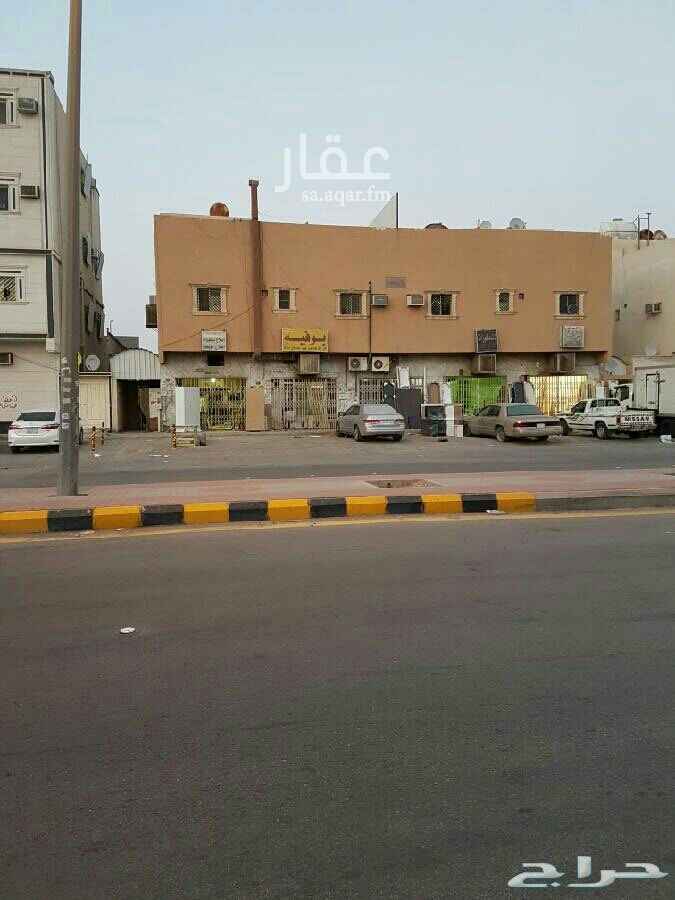 1583757 للبيع عمارة تجارية سكنيه بشرق الرياض حي النسيم الشرقي شارع الشيخ علي بن حسين واجهه غربيه شارغ 30 نشيط جدا ومساحة 550م فيه 5محلات و3 شقق وملحقين ومدخلين
المحلات موجره كله المحل على 15الف ريال والشقق كله موجره دخل العماره السنوي 143الف ريال تقريبا
البيع بأذن الله مليون و400الف ريال
مباشرين مع المالك مجموعة المالك المصلوخي العقاريه
للتواصل فقط أتصال مع آلرقم
0500705583