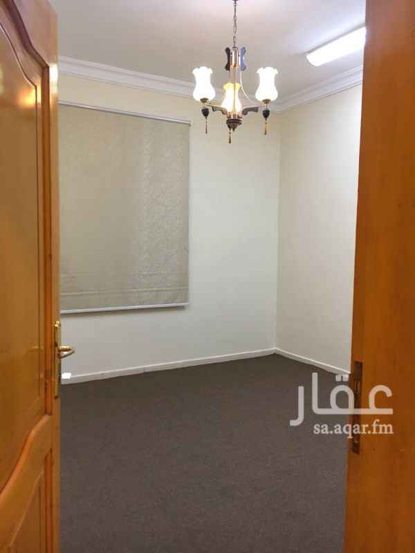 1157719 حي السلام
للايجار
غرف جديده مع مطبخ حمام فرش ومكيفات وشاشه الايجار ٩٠٠ ريال شامل الماء والكهرباء قريب من الجامعات
مكتب املاك طيبه٠٥٣١٤٠٢٧٤٠