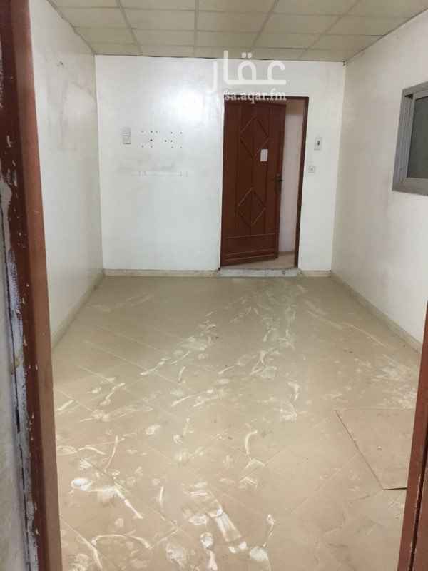 1736805 السلام عليكم ورحمة الله وبركاته
عندي شقه للايجار سنوي او كل سته شهور
ثنتين غرف وصاله ومطبخ وحمام اكرمكم ومستودع صغير فالمطبخ ومعه السطح اذا ودك تسوي جلسه او اي شي الله
الشقه نظيفه بس الصور قبل كم يوم .
تبي فديو تعال واتس .