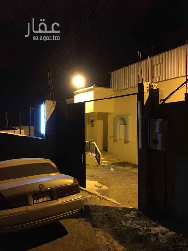 1043949 مطلات مميزه بجانب الدور
حوش كبير خلف البيت
مدخل خاص بالسياره ومدخل نسائي ورجالي مع الحوش
تفاصيل الدور
مجلس رجال
مجلس نساء
مقلط
صاله
مطبخ
غرفتين نوم
3دورات مياه
للتواصل مع صاحب المنزل 0580800588