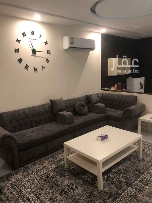 1276479 ((الكيان للشقق الفندقية))
مواصفات الشقة :-
-تتكون من غرفة سرير كبير كينق أو سريرين مفرد -مؤثثة بالكامل.
- دورة مياه
- صالة + مطبخ متكامل+ تلفاز + غسالة + ثلاجة .
- جميع خدمات المنزل المتكامل.
- خدمة إنترنت (wifi)مجاناً.
- السعر شامل (الكهرباء-والماء ).
- الموقع يقع بالقرب من المطار اقرب فندق للمطار ويبعد عن الحرم 11 كم فقط.
- يتميز الموقع بوجود كافة الخدمات مثل :- سوبر ماركت ، مغسلة ملابس ، مطاعم ، والعديد من الاسواق.
-السعر قابل للزيادة والنقصان حسب التوافر.
- 24 س