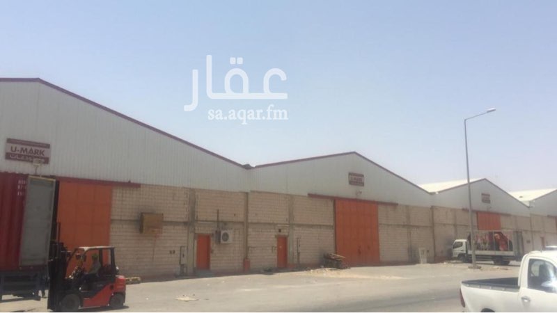 1585634 مصانع مستودعات ورش المساحة من 1000 الى 2000 متر الى متر 80 ريال الموقع مخرج 18 شركة علي الفوزان وأولاده العقارية