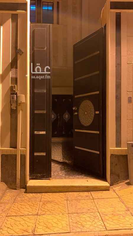 1625028 فلة دورين مكيفات دون الأرضي فقط دور العلوي ما في مكيفات فله ما شاء الله تبارك الله فخمة جدا واسعة جدا