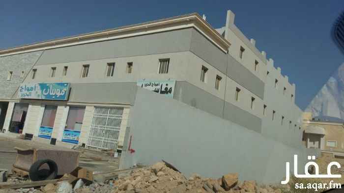 326534 عمارة للبيع بحطين النموزجى جديدة متظاهرة شارعين 50 جنوبى و 15 شمالى مكونه من 10 معارض وعدد 52 شقة منها 39 شقة غرفتين وصاله و11 شقة 3 غرف وصالة وشقتين غرفة وصالة ، بدروم مواقف سيارات بكامل مساحة العمارة بئر إرتوازى التصميم شقق مفروشه لكن فسح العمارة عزاب الدخل 1400.000 ريال