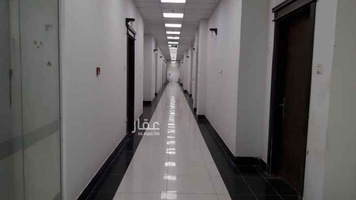 1634746 عدد ٥٤ غرفة وغرفة وصالة وحمام سعر الفردي ١٨ الف ريال بمجمع يوجد به هايبر ومطاعم للايجار