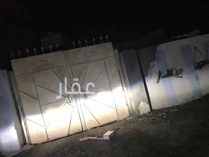 1426535 السلام عليكم ورحمه الله وبركاته يوجد لدينا حوش مساحته ١٢٠٠ م يوجد بداخله عدد ١٠ غرف مستقله كل غرفه بمنافعها وحوش تنفع استراحات عزوبيه او سكن عزاب علماً بان الغرفه منشأة باطراف الحوش . كما يوجد خزان كبير وبيارة .
السعر قابل للتفاوض للجاد