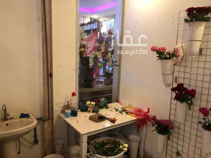 1697977 محل ورود لتقبيل دورين مع حمام مساحه كبيره