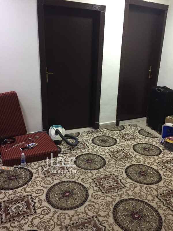 1408945 غرفة عزاب للمشاركة مع شخص مصرى الجنسية
غرفة نظيفة مكيفات جديده
يوجد مطبخ
للتواصل / 0581550557