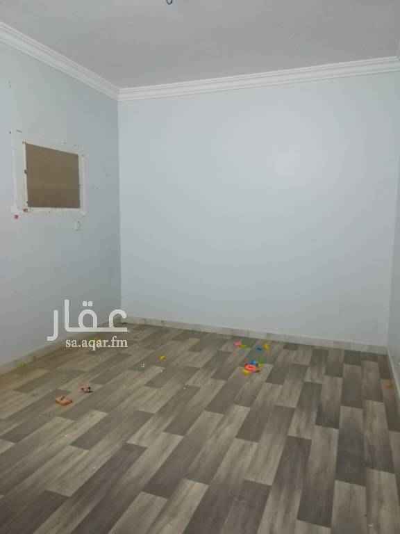 1761169 شقه للايجار سطح بحي الرمال الذهبي شارع ٢٥ قريبه جميع الخدمات مستخدمه شهري ٩٠٠ أو ٩٥٠٠ سنوي
معها سطح مستقل
موقعها ممتاز جدا جميع الخدمات قريبه منها