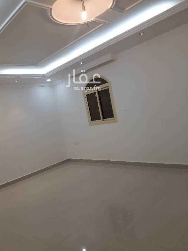 1541363 شقه ٥ غرف مدخل واحد ٣ حمام مطبخ مجدده دور ارضي مطلوب ٢٥ الف قابل للتفاوض