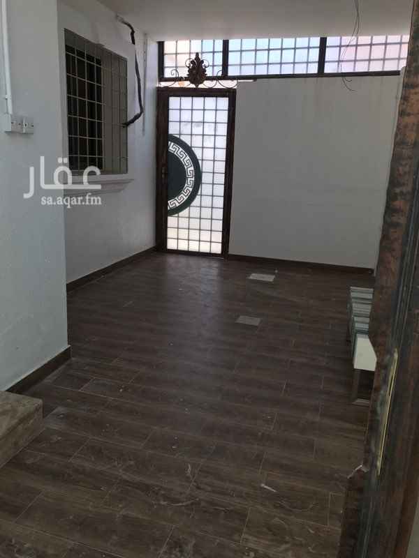 1599580 شقة ارضية بمدخل خاص ومدخل من العمارة
٣ عزف نوم
مجلس
مقلط
صالة
مطبخ داخلي وخارجي
غرفة خادمة بحمامها وغرفة غسيل
مستودع
جلسة خارجية في الحوش
على الواتس اب فقط
