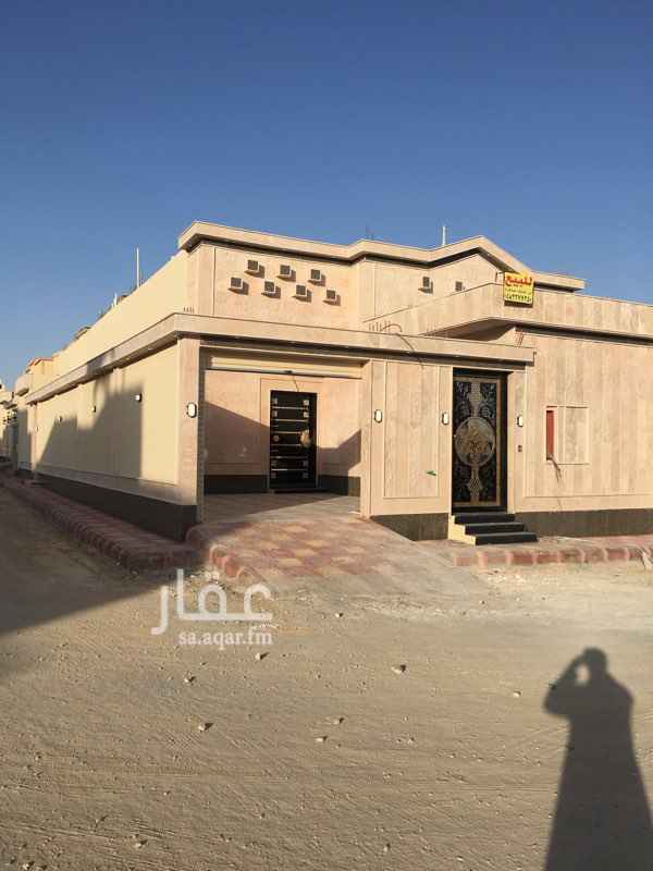 1636804 دور للبيع مساحه 406 شارعين جنوبي غربي يفتح علي حديقه المسجد قريب المدارس قريبه جدا الطريق السريع يبعد 500 متر
مكون من
مدخل سياره. مجلس مشب. مقلط مطبخ صاله. مجلس حريم
3غرف نوم منها واحده ماستر بحمامها يوجد غرفه خدامه بلحوش بحمام
دورة المياه 5
معا العلم بان جميع اشغل بظمانات وعوازل وتشطيب راقي الكهرباء الفنار والتراء وسباكه اتحويل ضمان 25 سنه الدهانات جوتن كامل
وشغل شخصي ورائع جدا من فضل الله
سوم 930 والبيع قريب