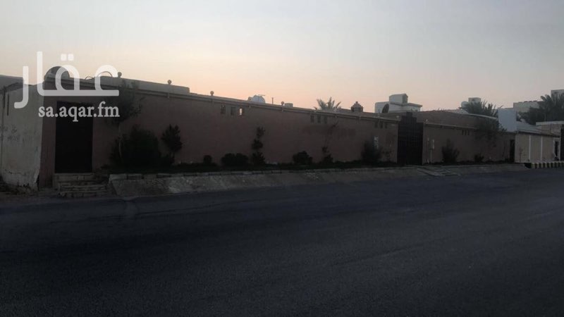 1744112 استراحه للاحار السنوي مدخلين ويوجد بها مسبح ومشب ومجلسين و٤ غرف وملعب طايره
والله ولي التوفيق