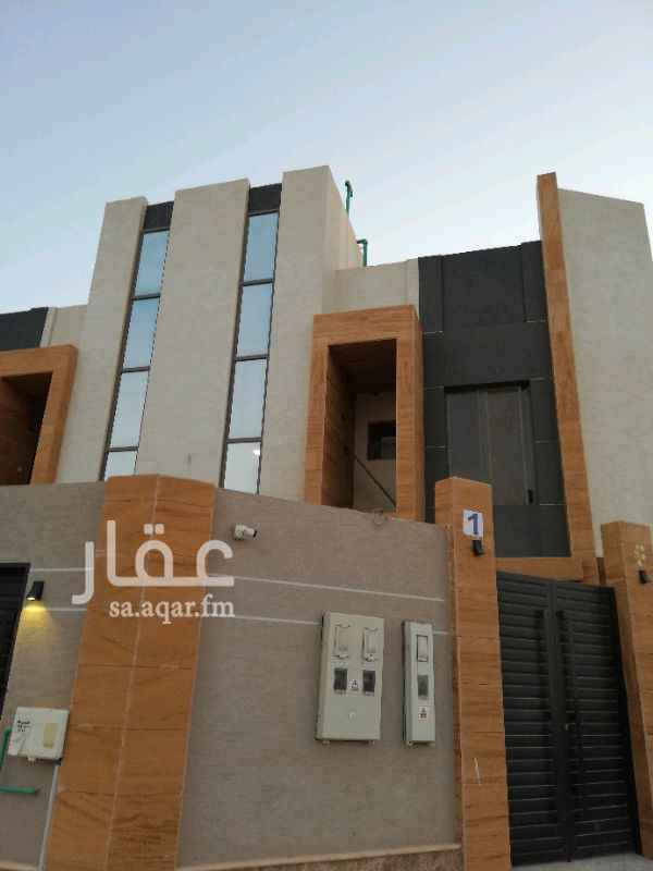 1743896 فلة دور ودور وشقة سطح خاص الأرضي ٣ نوم مستر ومجلس كبير وصالة كبيرة ومطبخ وغرفة شغالة والعلوي ٣ نوم مستر ومجلس وصالة وغرفة شغالة والشقة ٢ نوم مستر ومجلس وغرفة شغالة كل الفلة راكب مكيفات ومطابخ دخلها سنوي ١٤٨ الف ب مليون و٧٠٠ الف