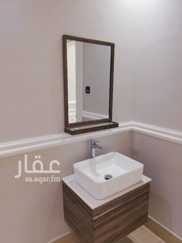1762673 شقة ٣ و٢ صالة وسطح خاص جديدة للبيع مساحة ١٤٠ متر واجهة شرقية ب ٦٩٧ الف