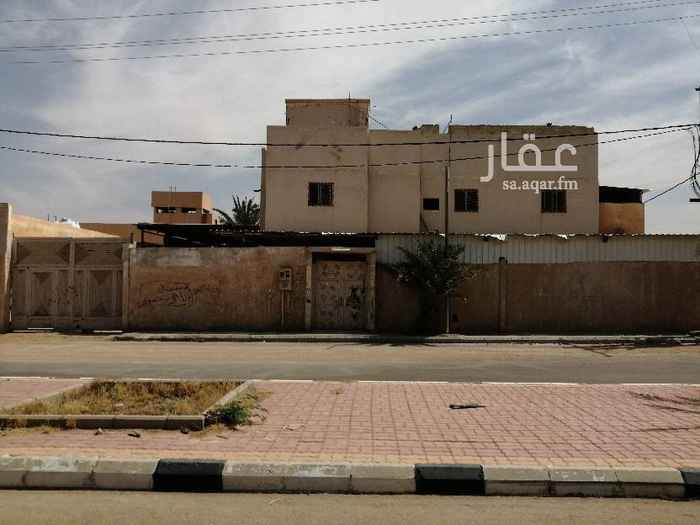 1753948 للبيع فيلا زاوية قديمة في ملهم
قرب مدارس البنين و البنات و المستوصف الحكومي..
الحي هادئ..
حد البيع 390ألف ﷼