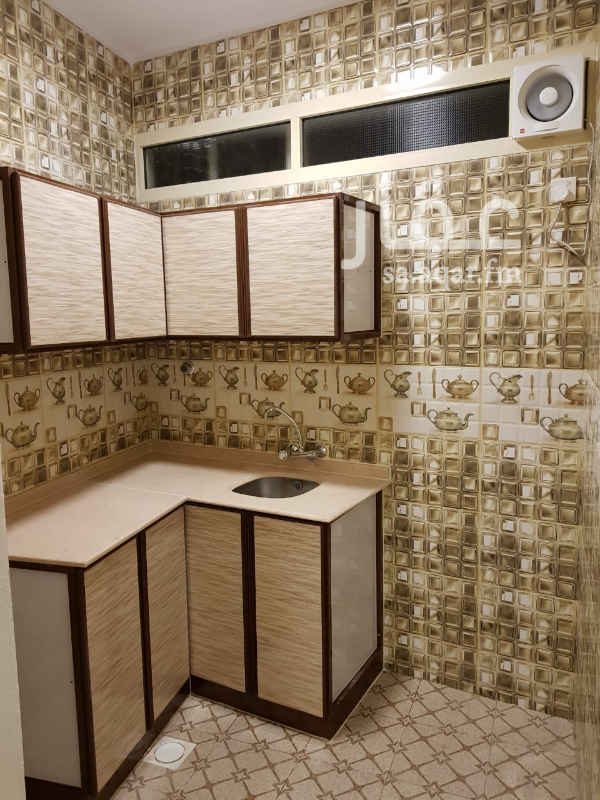 1563375 عرض خاص للشركات والمؤسسات عماره سكنيه للايجار بالكامل سته ادوار كل دور شقتين شقه تحتوي على 2 غرفه
1 دوره مياه
1 مطبخ
مساحه الشقه الوحده ٧٨.٥ م مربع
والبيت ٩٦.٨ متر مربع
160000 في السنة قابله للتفاوض
محمد العمري 0551283233