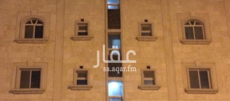 1610637 للبيع ملحق مكون من 6 غرف وصالة عدد 5 حمامات الملحق مقسوم علي 2 واحد فاضي والثاني مستاجر عدد 2 سطح يوجد مصعد تشطيب ممتازة جدااا السعر 450 الف ريال للتواصل واتس او اتصال ع هذا الرقم 0509907196