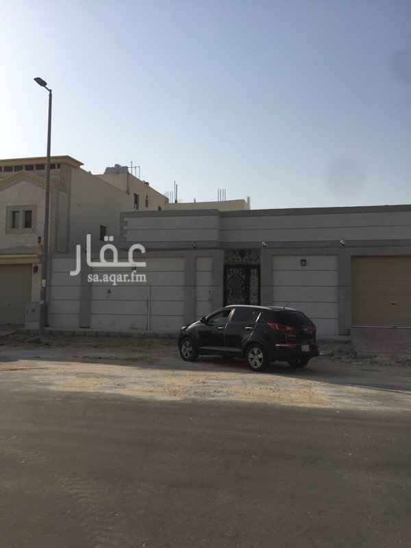 1576231 للبيع دور في الحي السابع مساحة ٥٠٠ متر شغل متاذ ٤ غرف نوم وصاله ومجلس رجال ومجلس نساء ومدبخ خوش كبير. علي شارعين شرق وجنوب