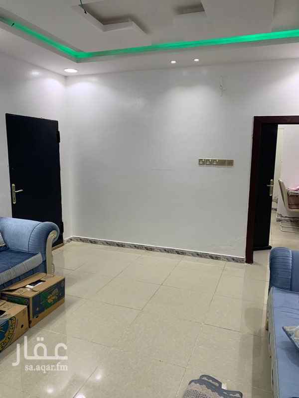 1766764 دور ارضي 3 غرف وصالة 3 دورات مياة ومطبخ مكيف راكبه مساحة البيت 240 م