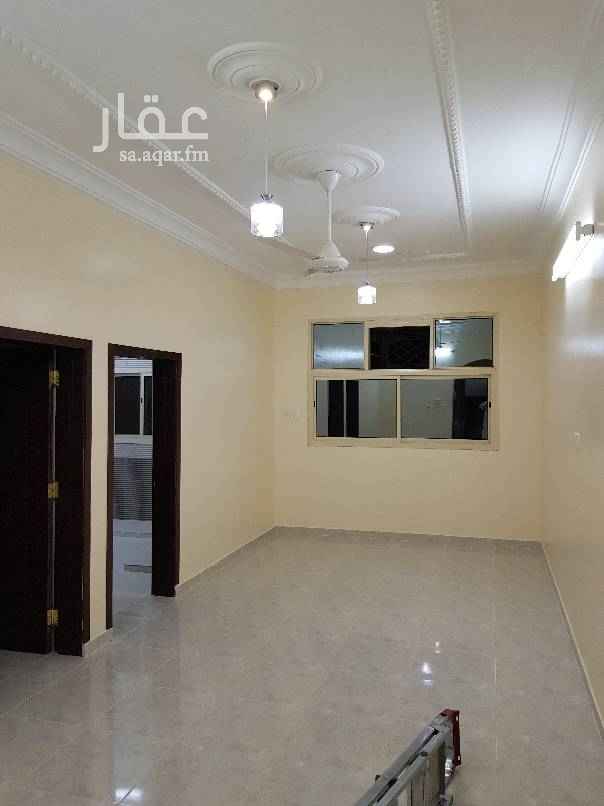 1692299 دور ثاني جديد،مجلس رجال،مجلس نساء،صالة كبيرة،غرفة نوم،مقلط،مطبخ،٣دورات مياه،مداخل مستقلة،خزانات علوية وسفلية مستقلة،خزان تحلية مستقل،عداد كهربائي مستقل،المسجد على بعد ٣٠متر.