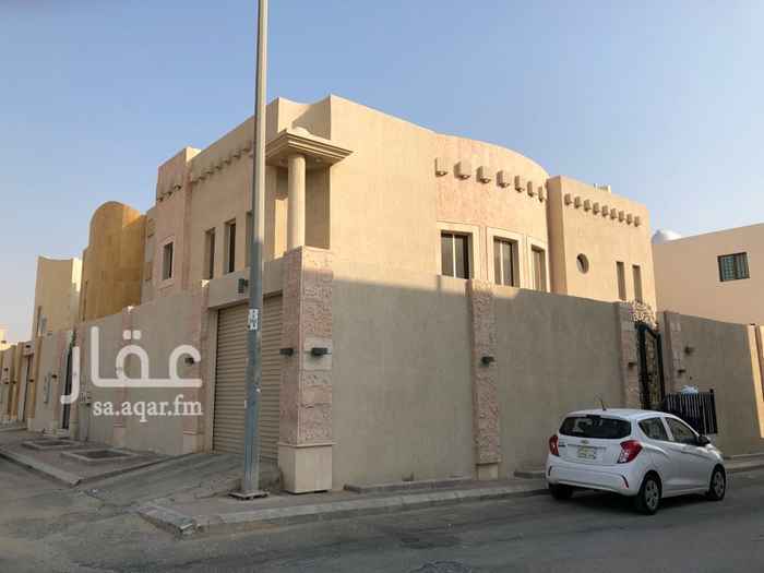 1206729 البيت جديد (اقل من سنتين). المطبخ راكب و جاهز كامل داخلي و خارجي من افضل انواع المطابخ الالمانية. و ٣ غرف شاملة دولايب الملابس جديدة (اقل من ٦ شهور) (احد الغرف الثلاث ماستر) و غرفة رابعة بالغرفة كاملة (سريرين و دولابين ملابس و تسريحة).
يوجد ٦ غرف نوم (٤ بحمامها) و غرفة ماستر بحمامها و غرفة بحمام خارجي.
يوجد غرفة سواق و شغالة.
يوجد مجلس رجال و نساء موثث بالكامل بالنوع المتصل (من افضل الانواع). و يوجد حمامين في الدور الارضي.