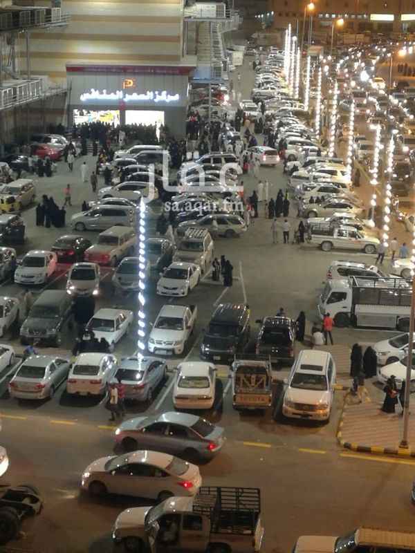 1240666 محل مناسب لأي نشاط و موقعه رهيب أول محل بعد ما تعدي مبنى سوق مركز السعر المنافس بالشوقية بالإضافة إلى قربه من أكبر سوبر ماركت بالحي المفتوح 24 ساعة فرصة للجادين فقط . .