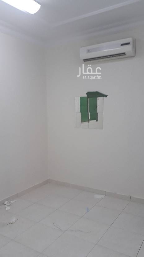 1510512 غرفة وحمام عزاب راكب مكيف اسبلت نظيفة جدا وحمام خارج الغرفة. السعر 12 الف للتواصل 0583354729