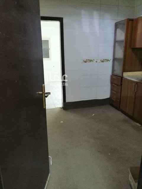 1572292 شقة غرفة وحمام. ومطبخ. . نظيفة جدا راكب مكيف ومطبخ السعر 14 الف للتواصل 0583354729