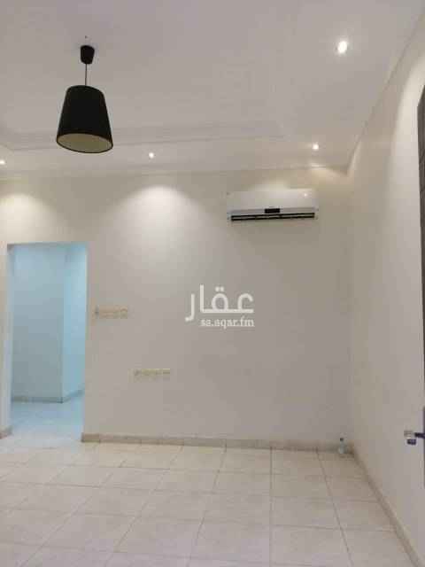 1581313 شقة عزاب غرفة وصاله وحمام ومطبخ كامل. راكب مكيفات اسبلت. ومطبخ. نظيفة جدا. السعر 17 الف للتواصل 0583354729