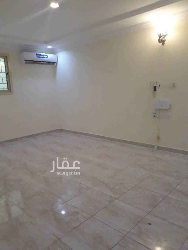 1699464 شقة عوايل 4 غرف وصالة وثلاث حمامات ومطبخ منها غرفة ماستر راكب مكيفات اسبلت ومطبخ دور ارضي مساحة ممتازة السعر 28500 الف شامل. للتواصل 0583354729