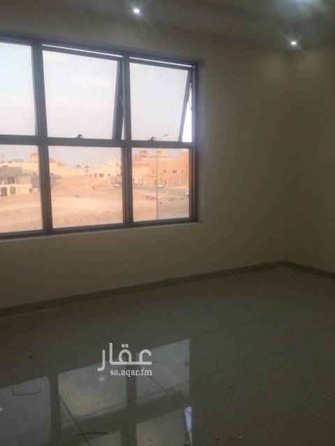 1699545 مكتب مطل عالشارع. مساحة 50 متر. مكون من غرفة وصالة وحمام ومطبخ راكب مكيفات اسبلت ومطبخ. نظيف جدا السعر 25. الف شامل. للتواصل 0583354729